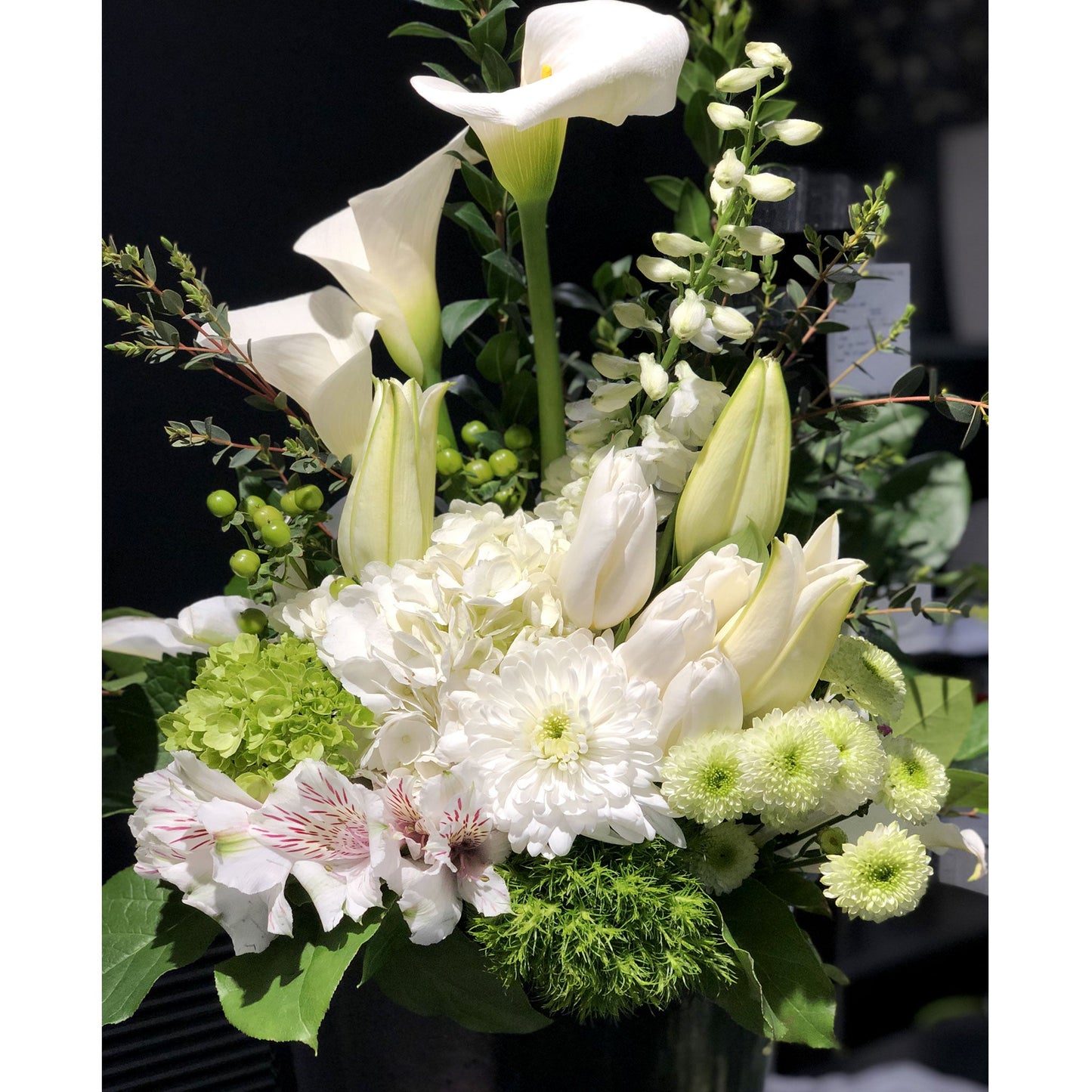 White Triangle Centrepiece Fleuressence