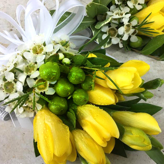 Boutonnière with Freesia Fleuressence 