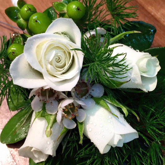 Boutonnière with Spray Rose Fleuressence 