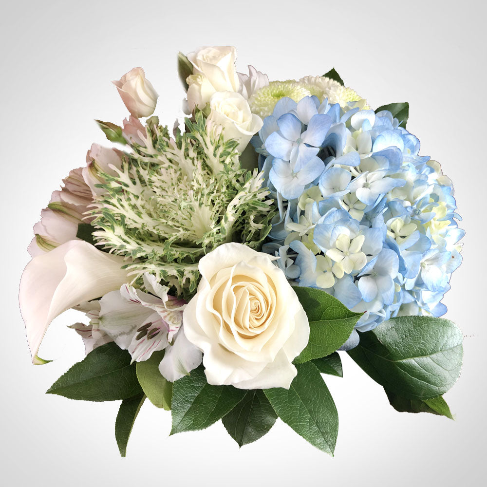 White & Baby Blue Centrepiece Fleuressence 
