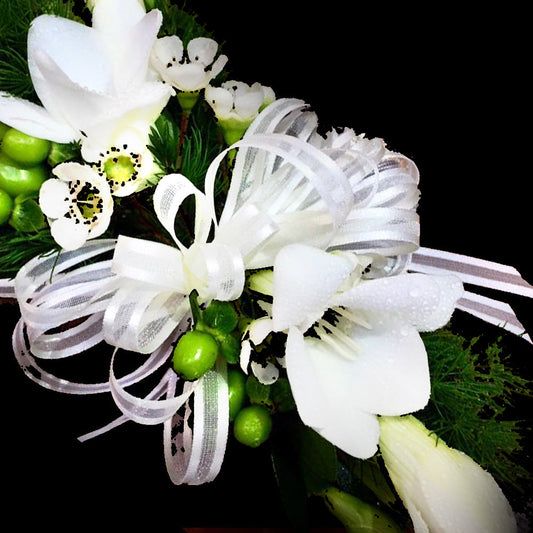 Wrist Corsage with Freesia Fleuressence 